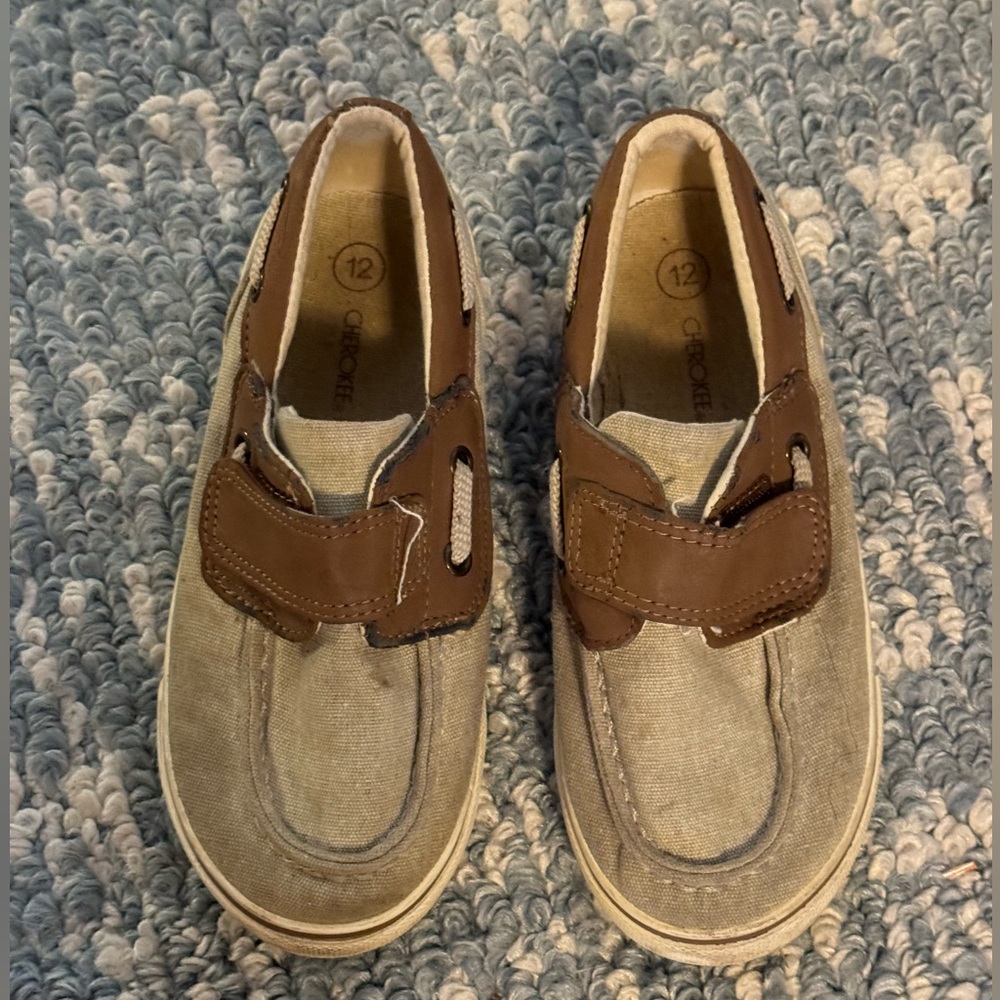 Boys size 12 boat shoes